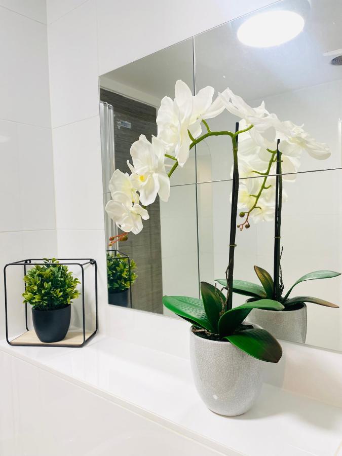#0509 Two Bedroom Serviced Apartment- Free Parking ダービー エクステリア 写真